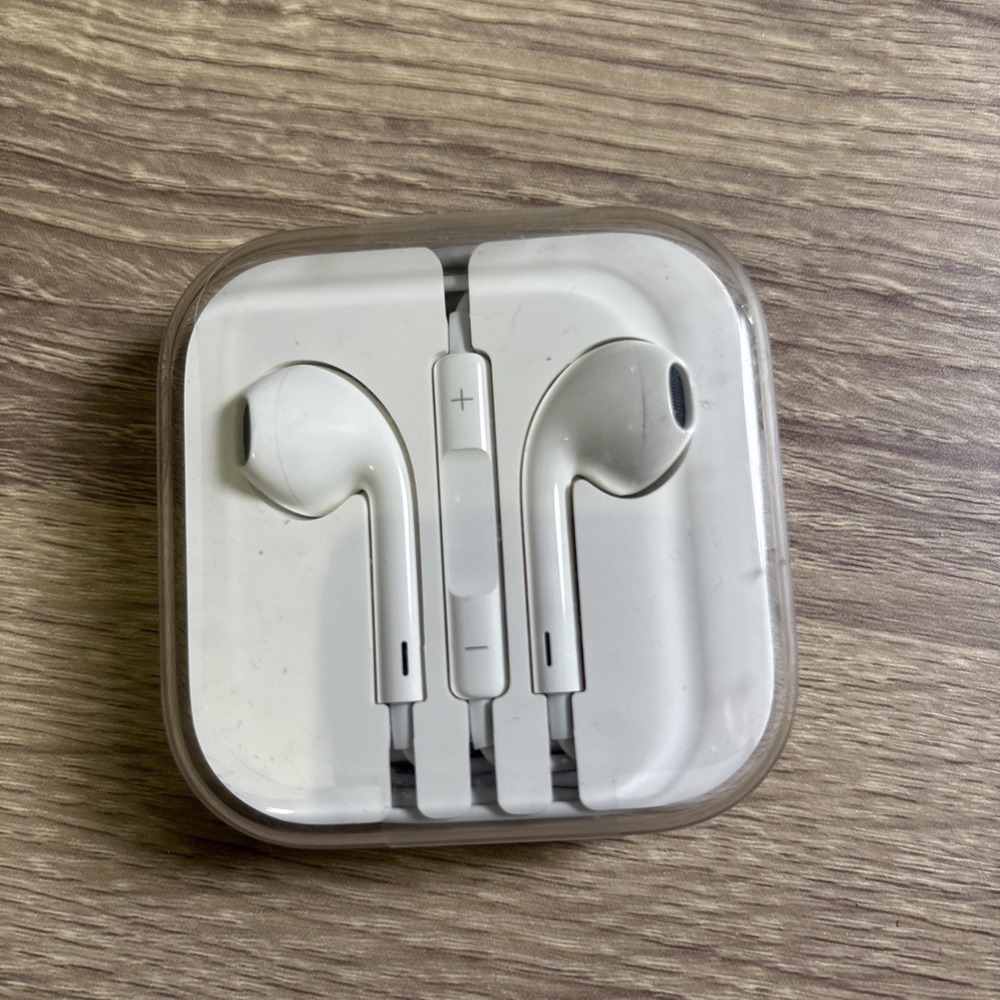 Genuine Apple Wired Ear Buds w/Case iPhone iPad iPod 3.5mm Aux Headphones White - Picture 1 of 4